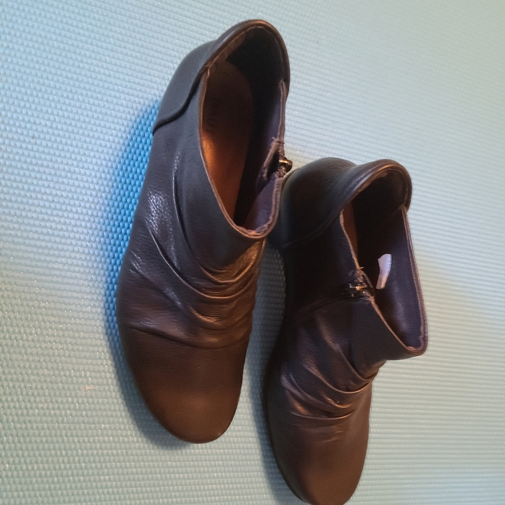 Noat Black Boots